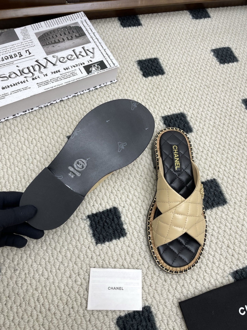 Ch**el slippers